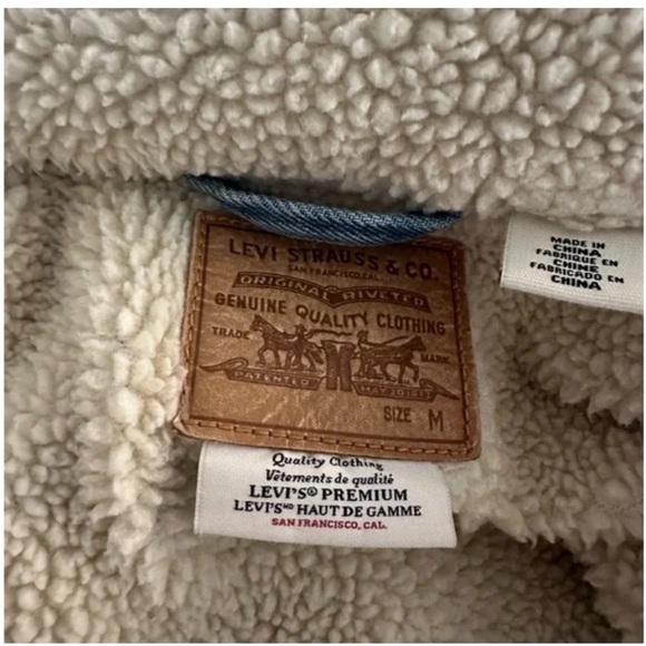 Levi’s Denim Sherpa jacket medium (or small oversized) - Picture 3 of 4